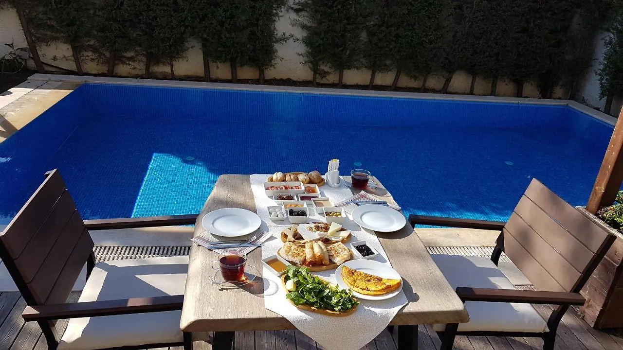 Rebetiko Hotel Alacati