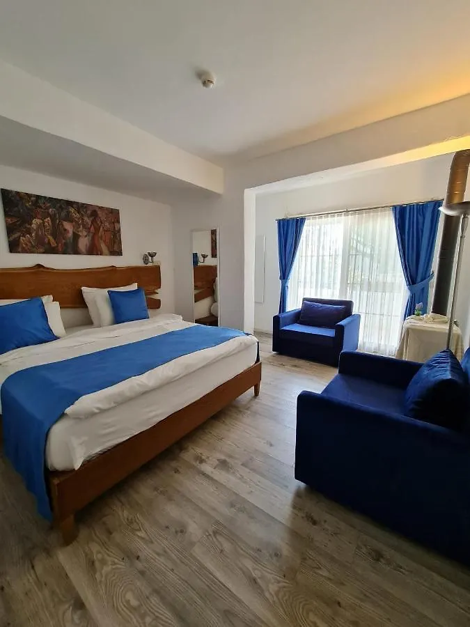 Rebetiko Hotel Alacati 2*,