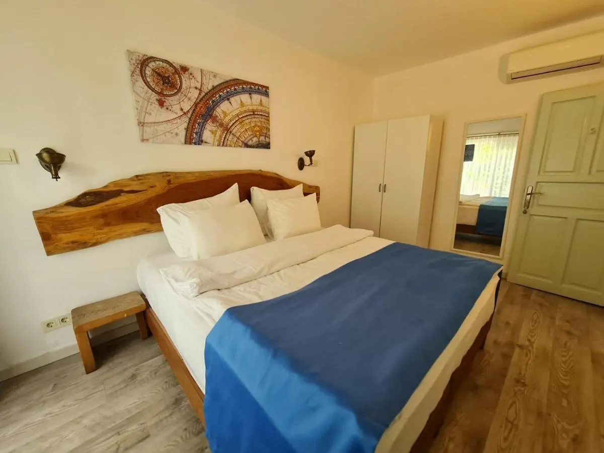 Rebetiko Hotel Alacati 2*,